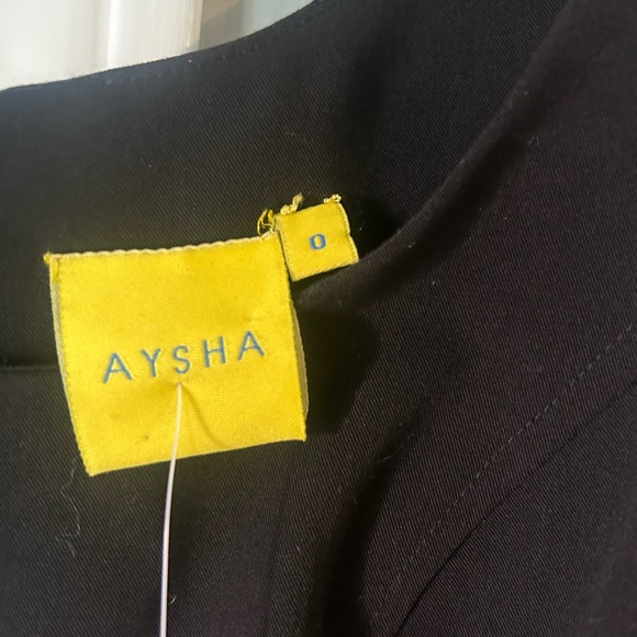 Aysha women’s black fitted dress. Sz 0. NWT. Ruffle at bottom hem. Scoop neck. - Picture 9 of 9